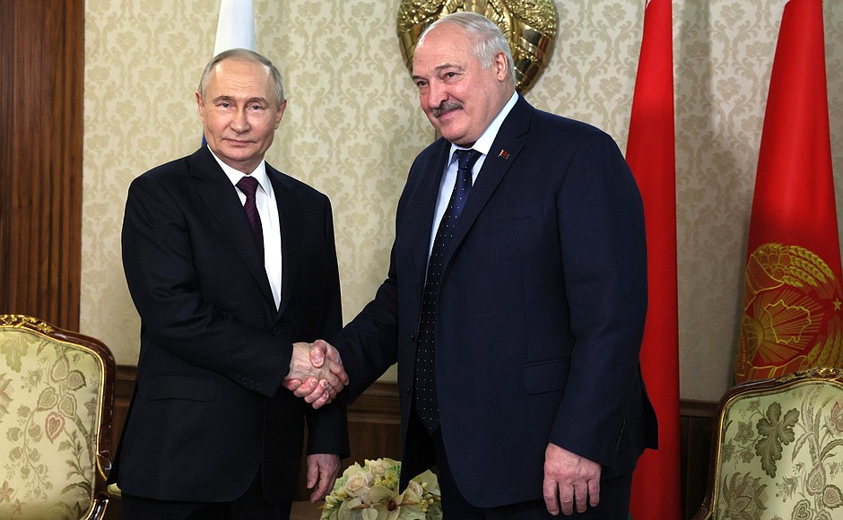 Лукашенко рассказал, что его переговоры с Путиным традиционно ночные