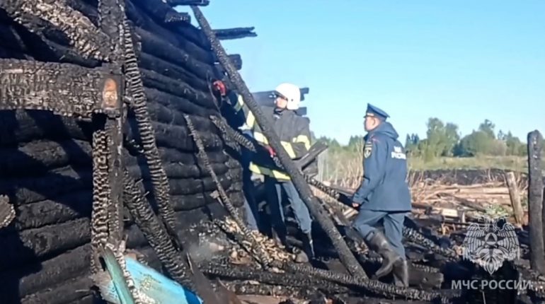 Под Пензой из-за сигарет сгорел дом с тремя людьми