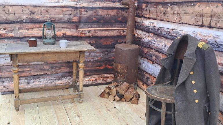 На Дворцовой к 9 мая появились сцена, трибуны и блокадные комнаты