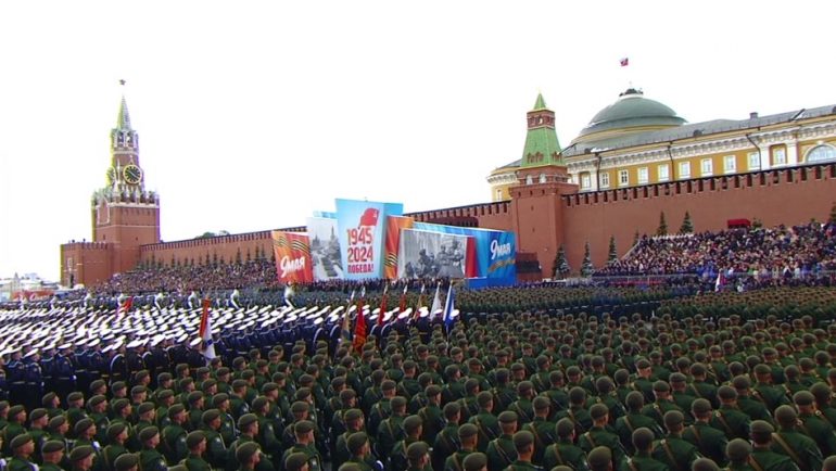 «За Россию! За Победу! Ура!»: Путин произнес речь на Красной площади