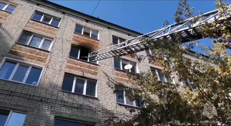 Курское общежитие загорелось из-за брошенной в мусорку сигареты