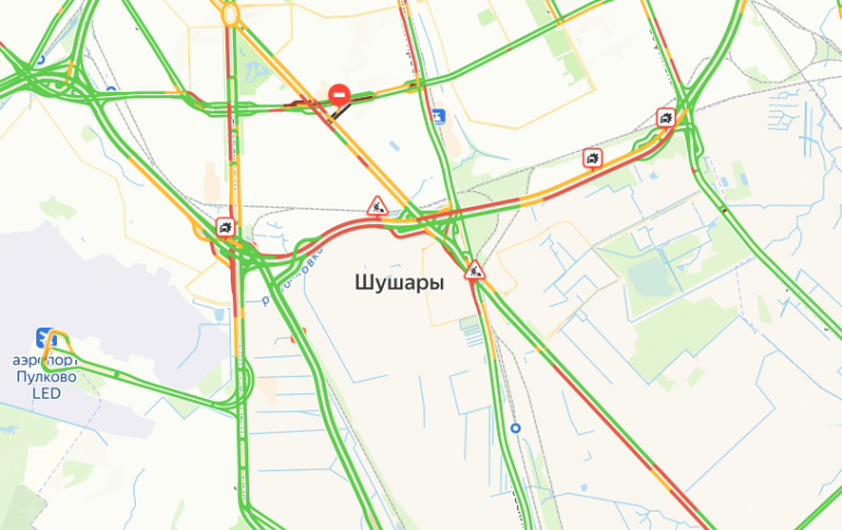 Дачные пробки начинают тормозить движение в Петербурге