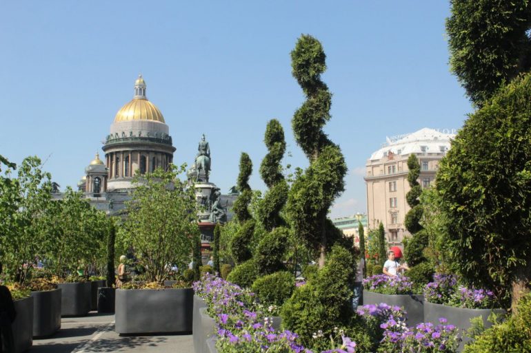 Липовый сад на Синем мосту у Мариинского дворца открылся