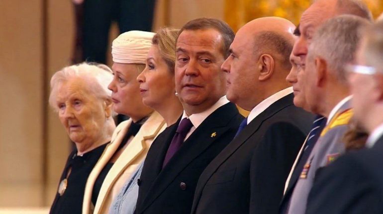 После инаугурации Путин пригласил к себе в кабинет классную учительницу Веру Гуревич