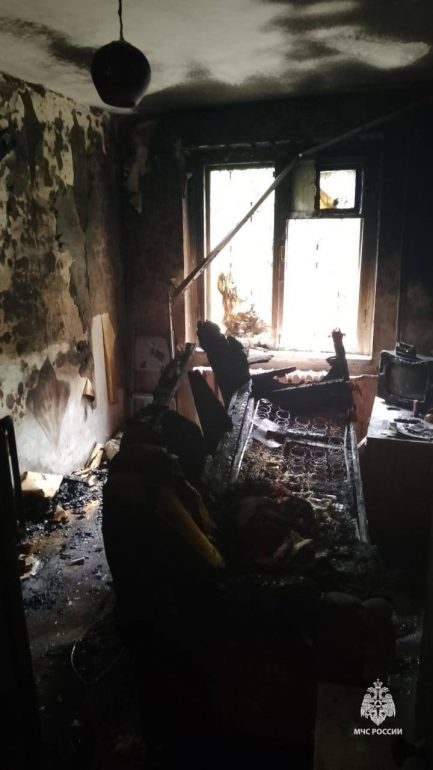 Мужчина погиб в горящей квартире в Уфе