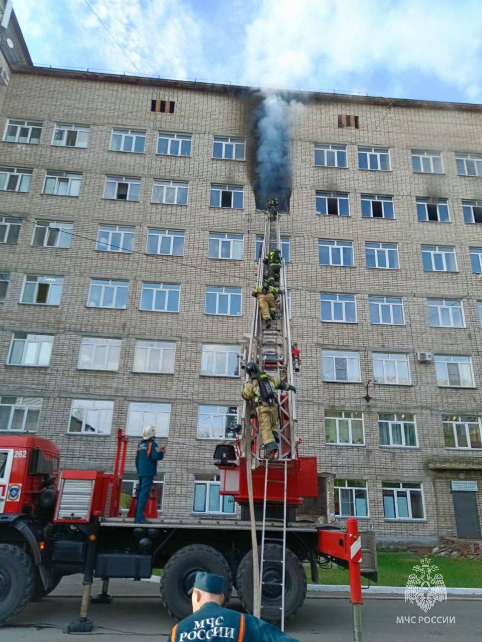 На Алтае из пожара в больнице МЧС спасло 41 человека - Мойка78.ру﻿ Новости  СПб