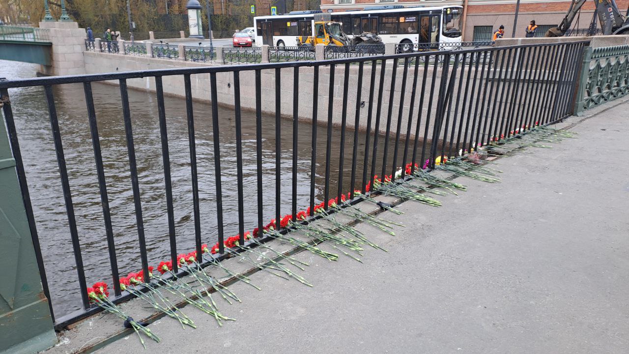 В ДТП с автобусом на Поцелуевом мосту погибла преподаватель СПбГУ -  Мойка78.ру﻿ Новости СПб