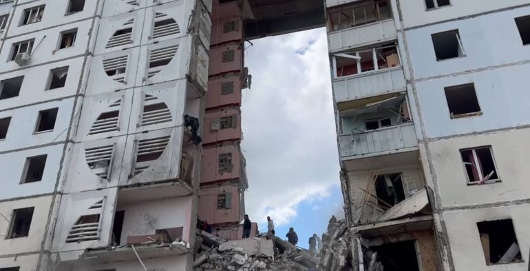 Гладков показал разрушенный дом в Белгороде после обстрела