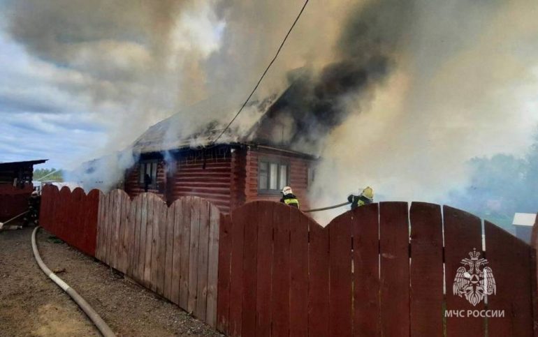 Дачный дом сгорел из-за дымовой шашки от комаров