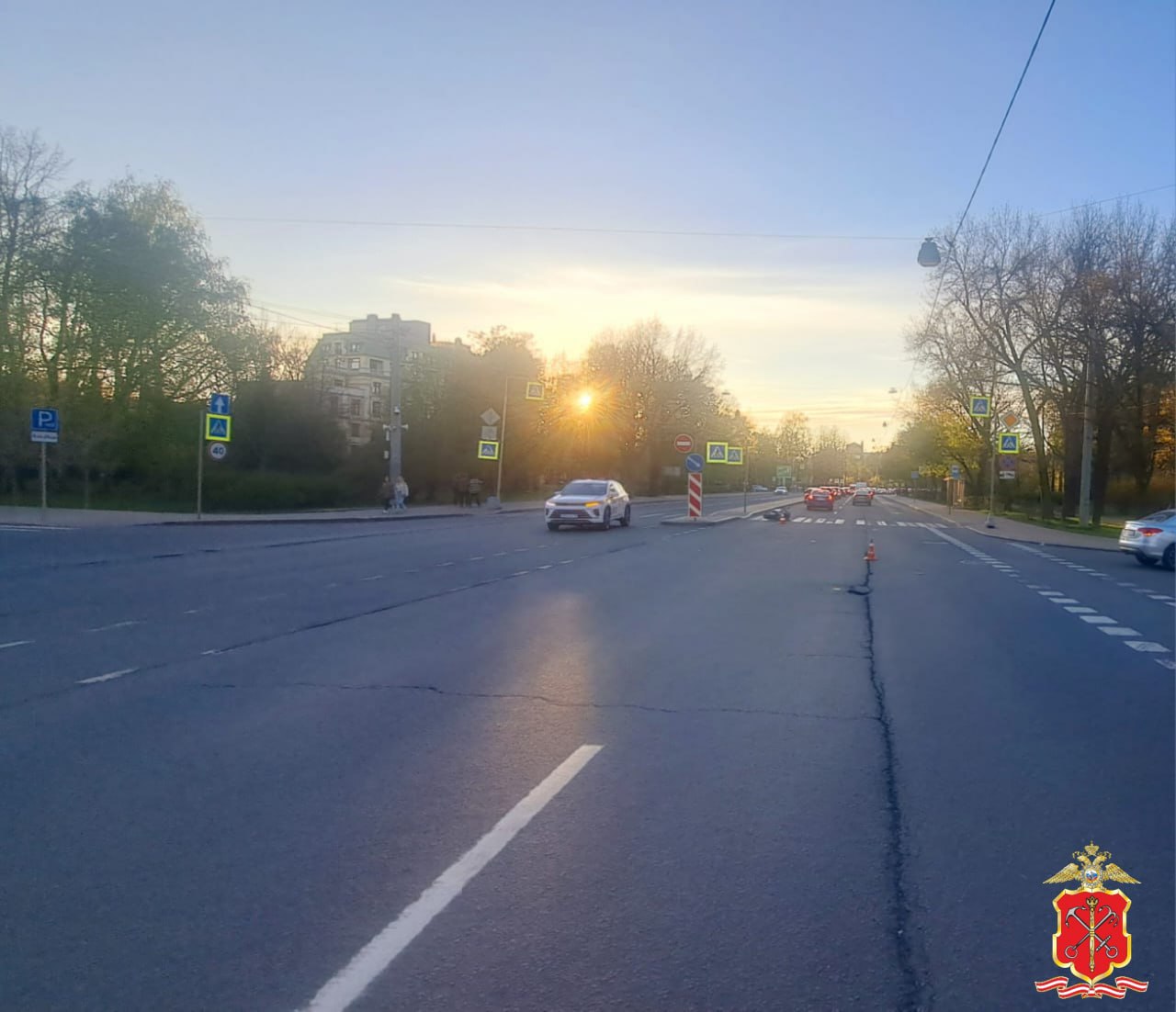 На Вязовой улице мотоцикл BMW попал под автомобиль Citroen C4