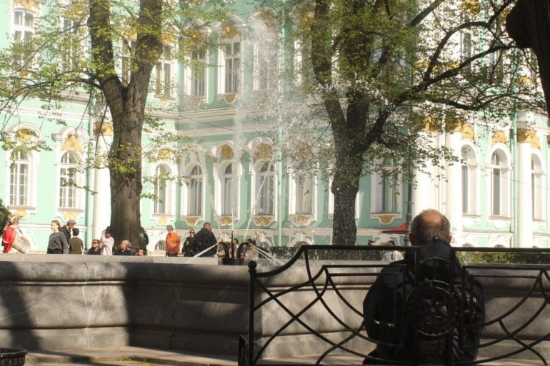 Мойка78 рассказывает, как летом Разумишкину заработать больше Корабельникова