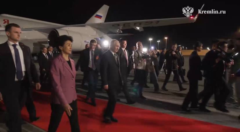 Путин прилетел в Харбин