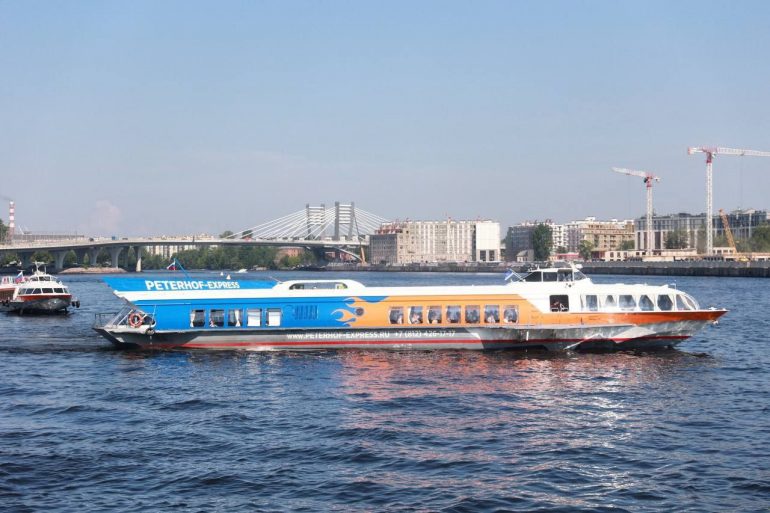 В Петергоф из Петербурга теперь можно добраться за 25 минут