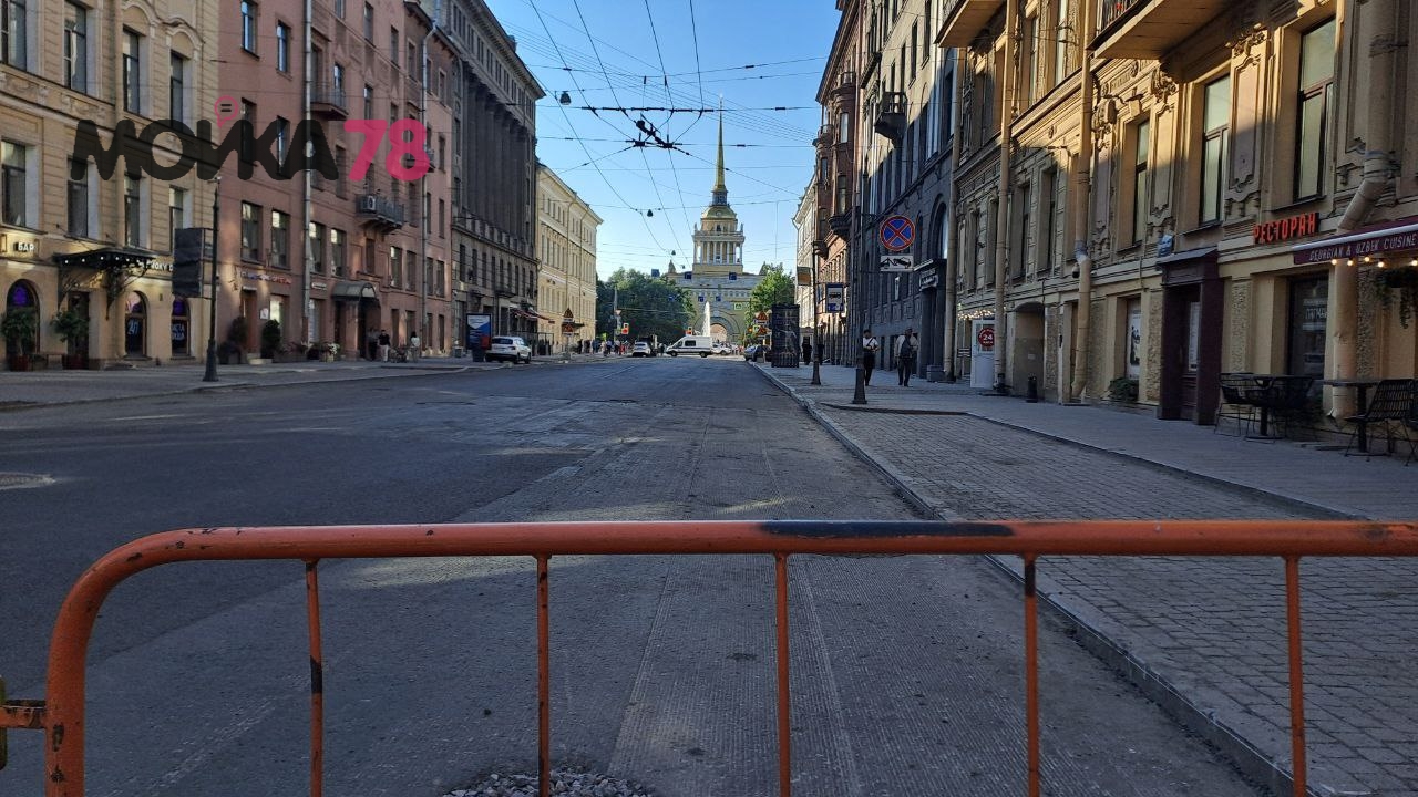 Показываем, как «Алые паруса» оградили от туристов и обывателей