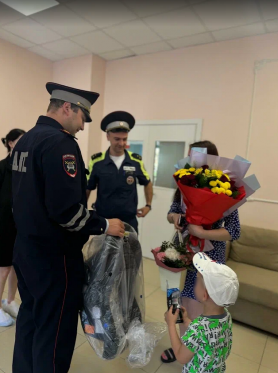 Сотрудники ГАИ в Ленобласти довезли роженицу до больницы