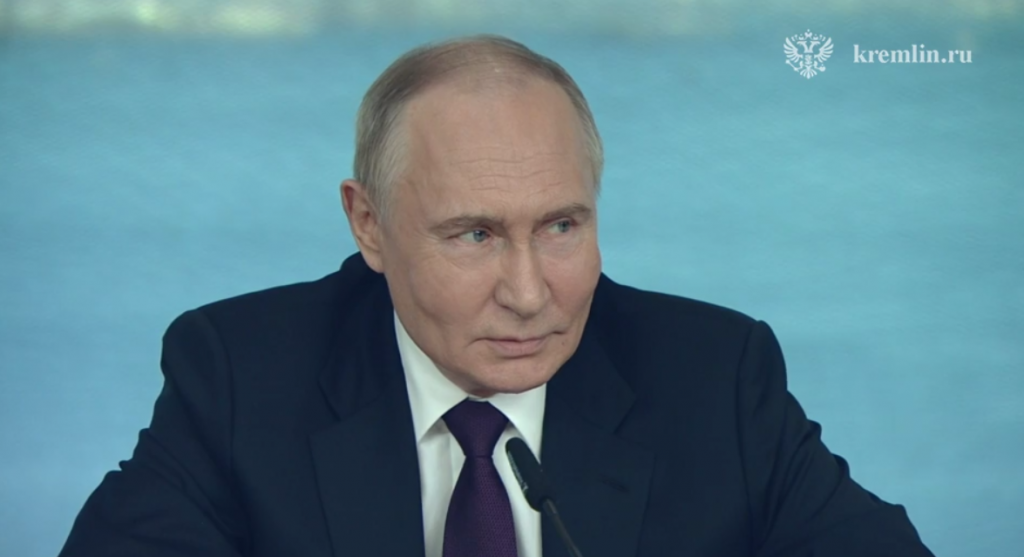 Путин пошутил о цепких лапах Миллера после экскурсии по Лахта центру