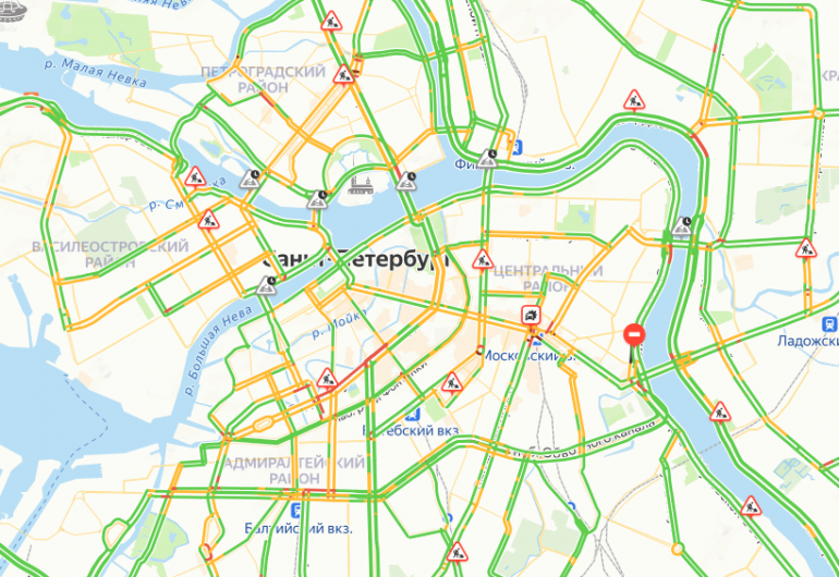 Пробка скопилась на Выборгском шоссе у Парголово