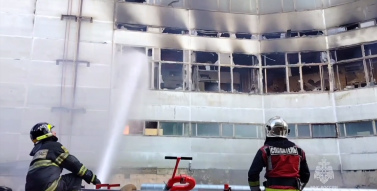 При пожаре в НИИ Платан во Фрязине погибли двое