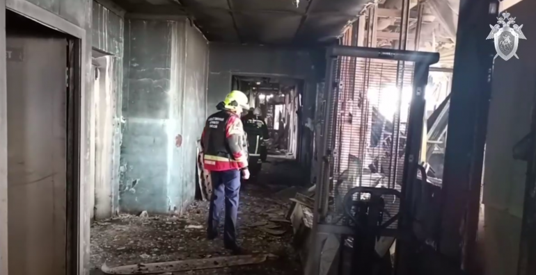 СК показал, как выглядит внутри сгоревшее здание во Фрязине