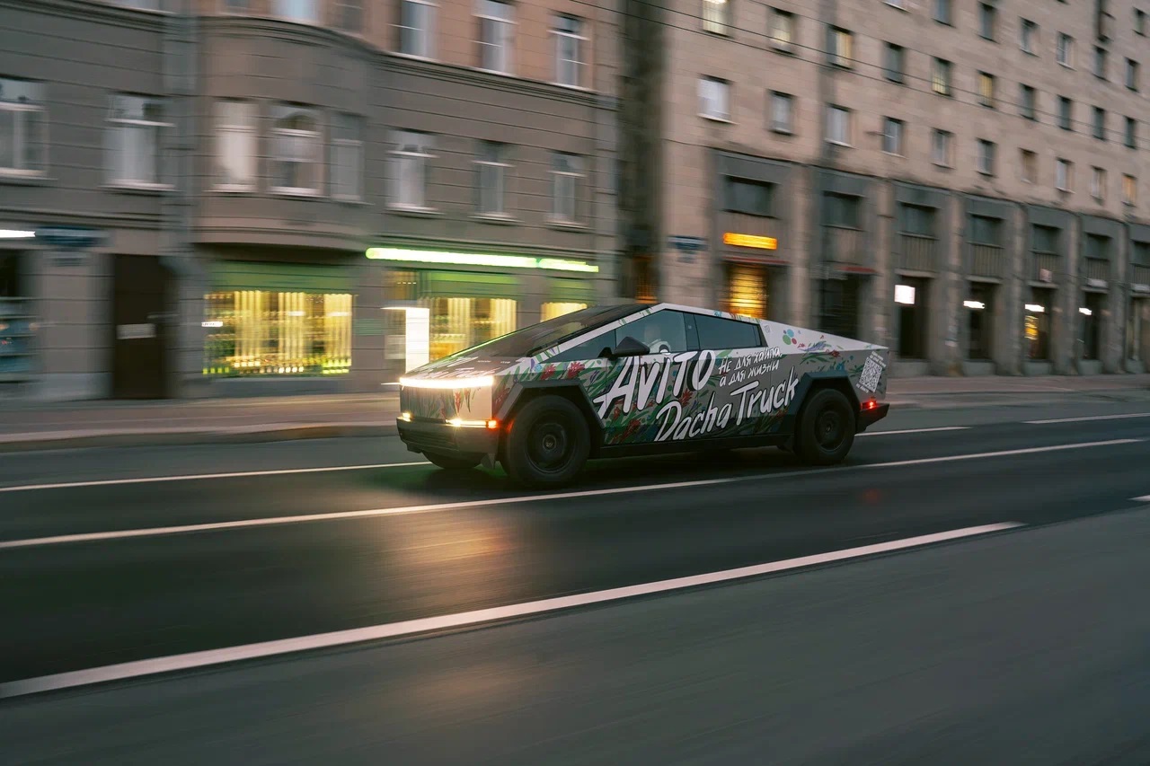 Не для хайпа, а для жизни: Avito Dacha Truck в дни ПМЭФ колесил по ЗСД, Рубинштейна, Крестовскому