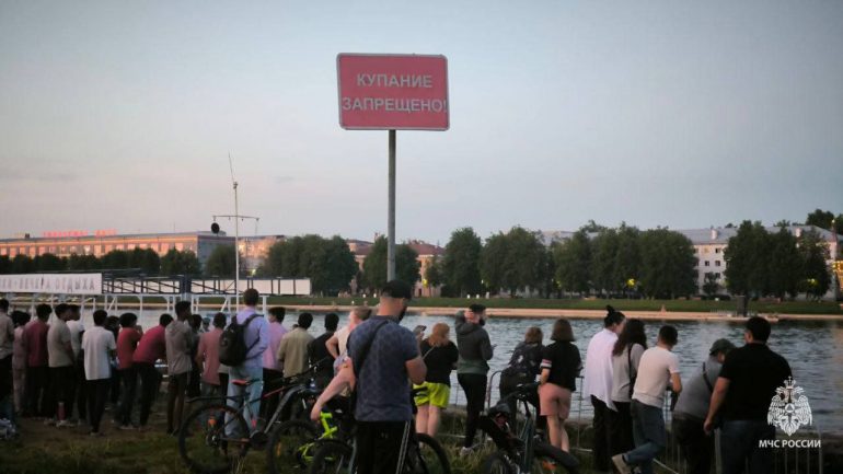 В Великом Новгороде в реке утонули четыре индийских студента