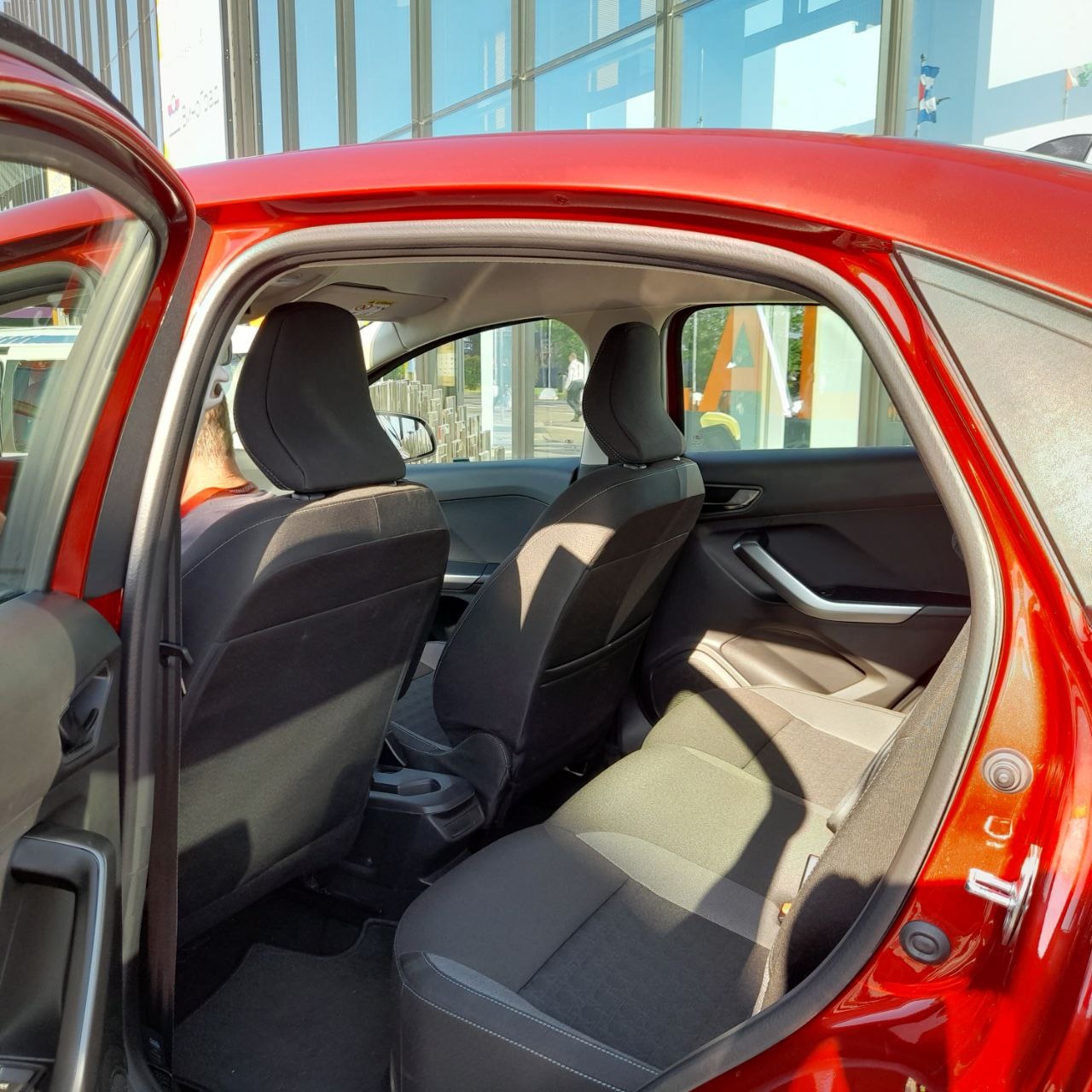 АвтоВАЗ на ПМЭФ-2024 представил флагманскую Lada Iskra