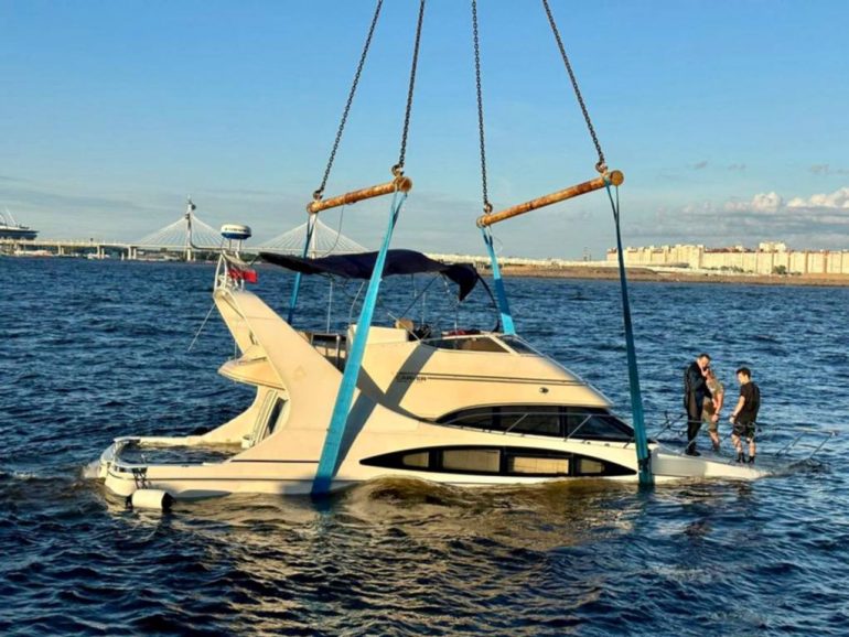 Суд приговорил к году колонии капитана яхты "Карвер-41", затонувшей в Финском заливе