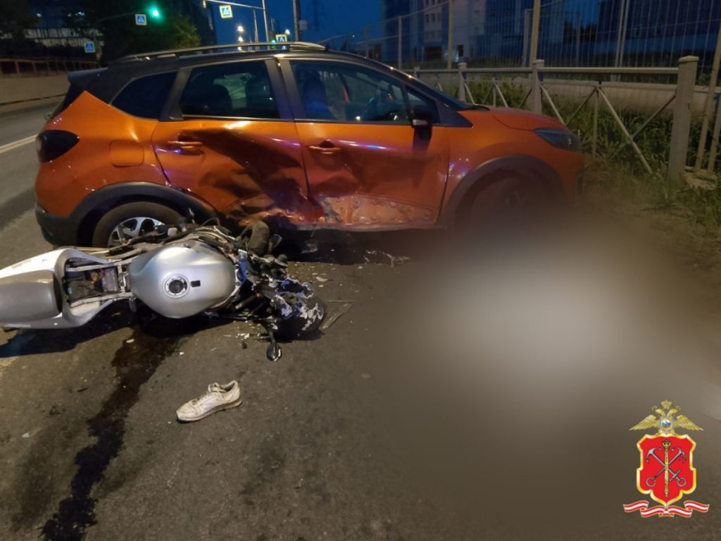 Водитель Renault не пропустил мотоциклиста на Кубинской, байкер погиб