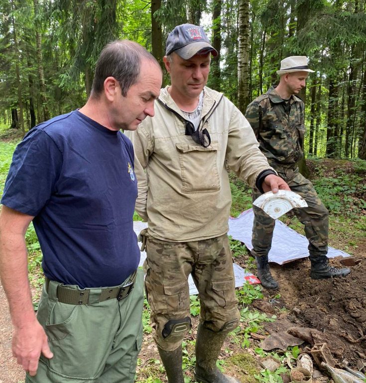 В Павловском парке нашли останки убитых в 1942 году красноармейцев