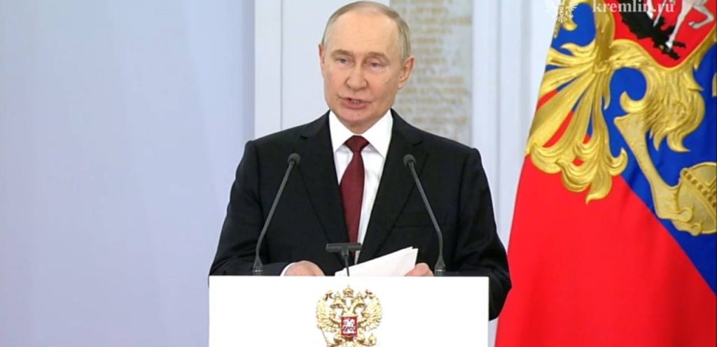 Путин: отмечать День России необходимо и исторически верно