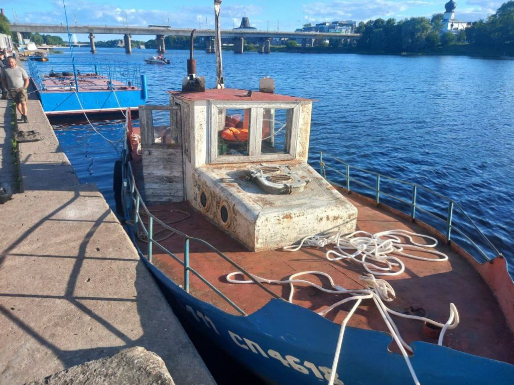 Пассажир выпал за борт катера в Пскове