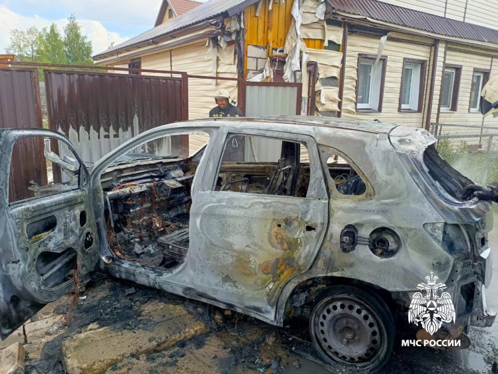 В Твери строительный фен спалил автомобиль