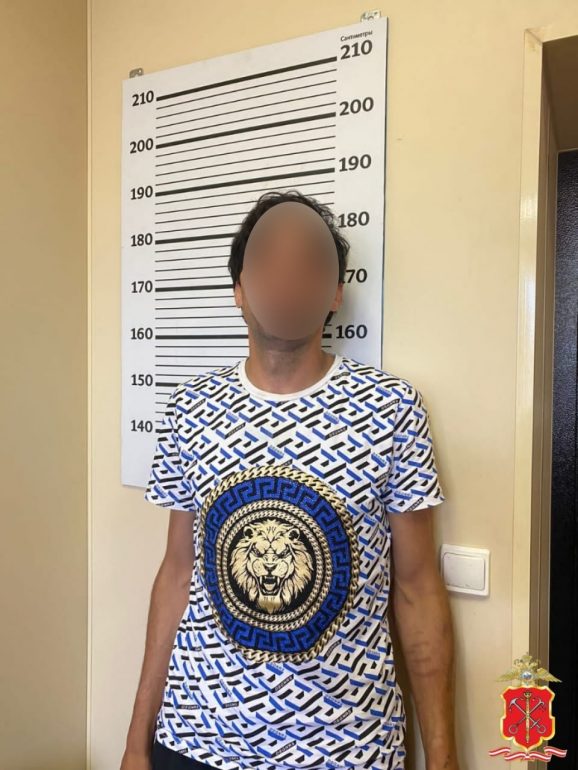 В Подпорожье мужчина попросился к пенсионеру попить воды и обокрал его