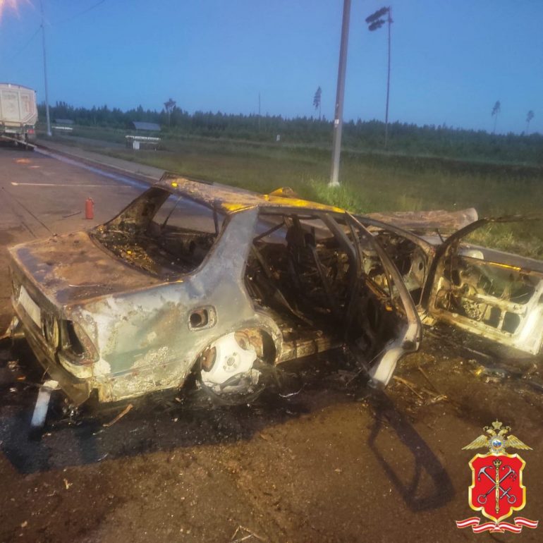 Водитель сгорел в автомобиле Saab после ДТП с грузовиком на «Сортавале»
