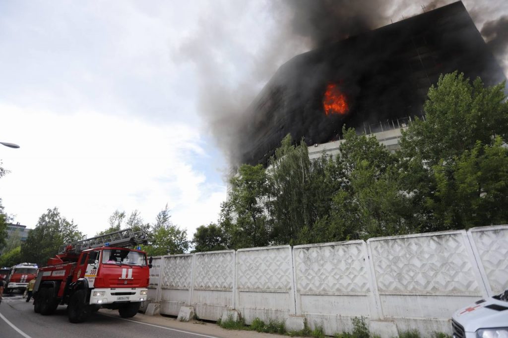 При пожаре в НИИ Платан во Фрязине погибли двое