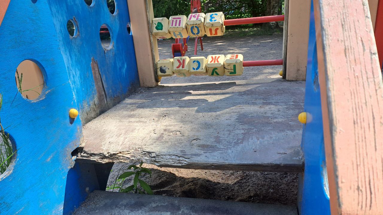 «Наш Санкт-Петербург» принял за неделю 144 жалобы на проблемы с детскими площадками