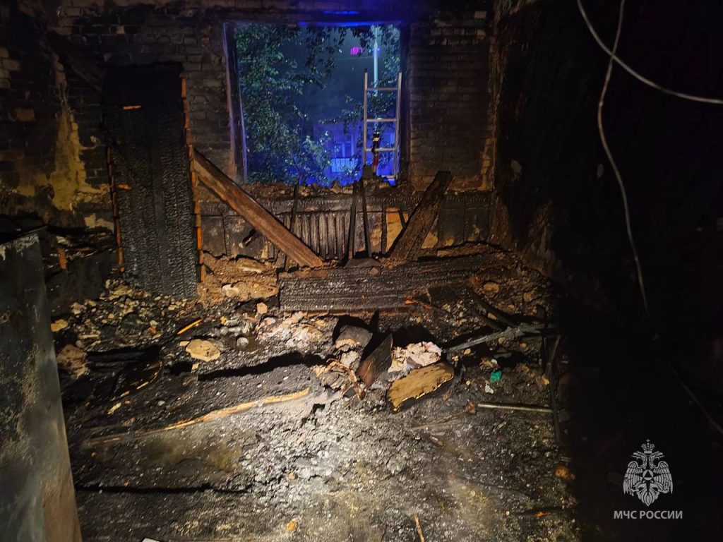 МЧС показало кадры из общежития в Балашихе, где при пожаре погибли 5 человек