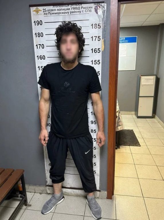 Гости с юга стрельбой из окна пугали жителей Богатырского проспекта