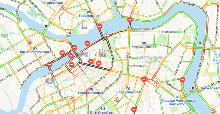 Центр Петербурга перекрыт из-за разводки мостов для репетиции парада ВМФ