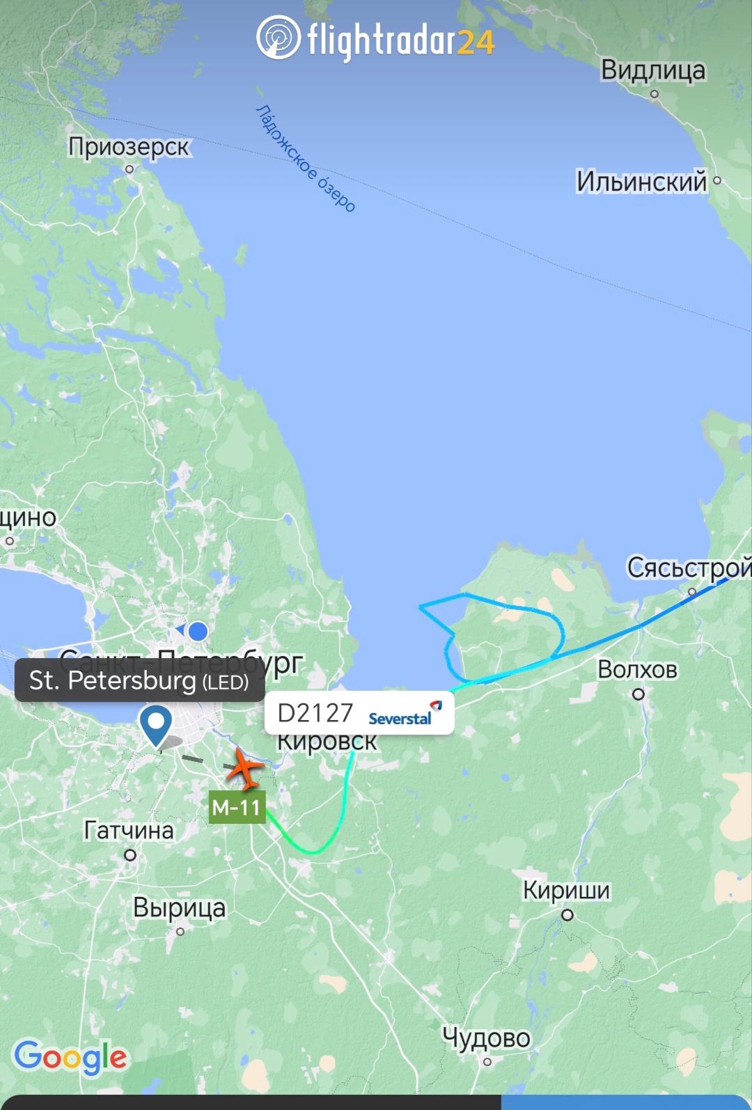 Самолеты крутятся над Ленобластью перед посадкой в Пулково