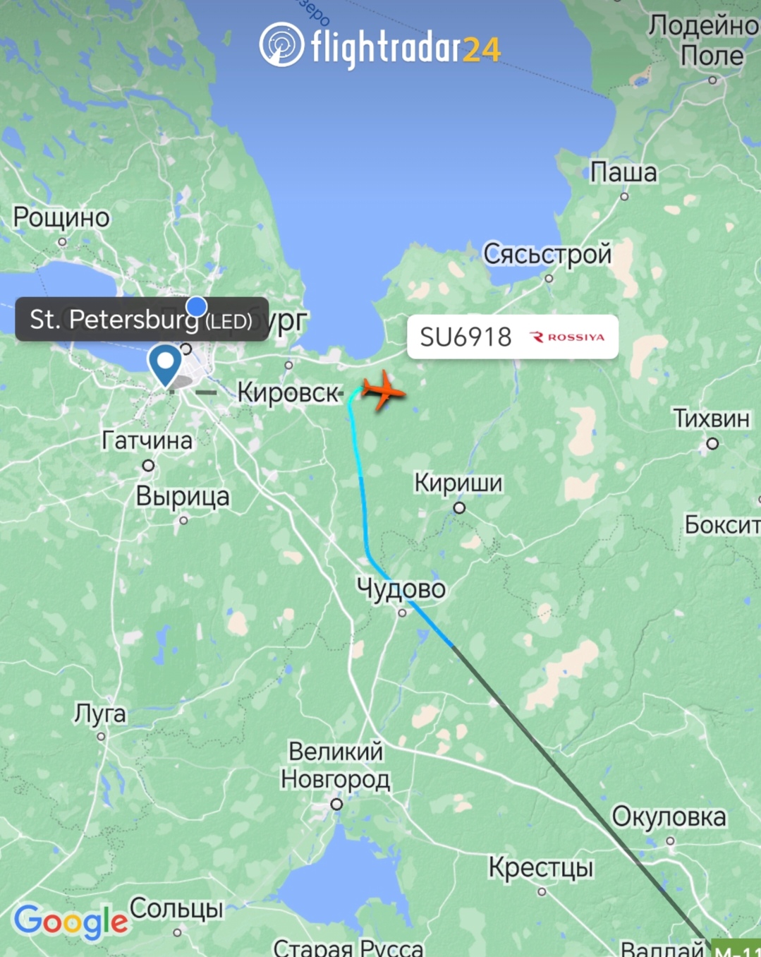 Самолеты крутятся над Ленобластью перед посадкой в Пулково