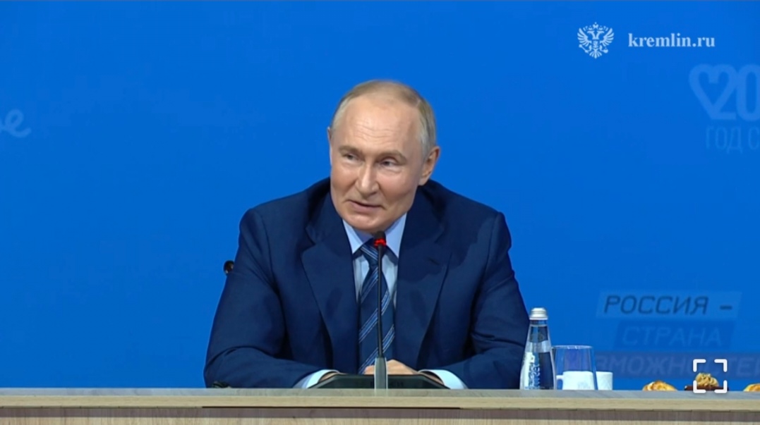 Путину рассказали о недоступности многодетным семьям походов в театры и музеи