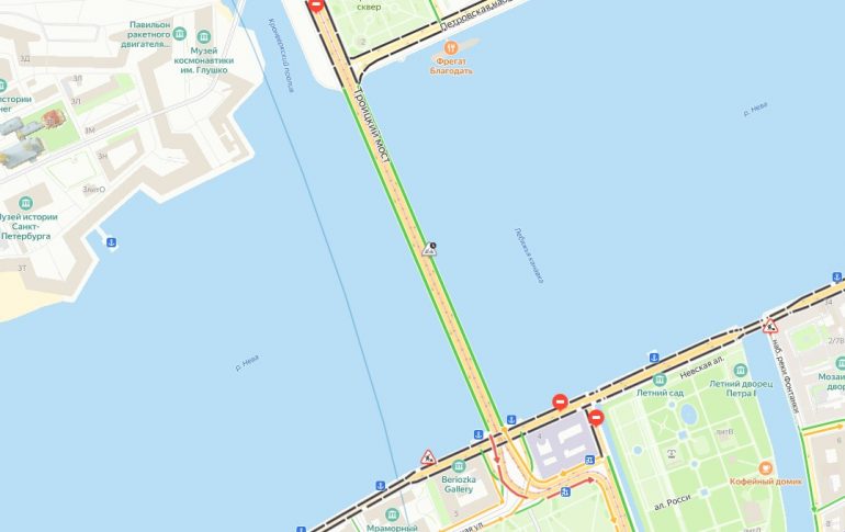 Дворцовый и Литейный мосты готовы к военно-морскому параду