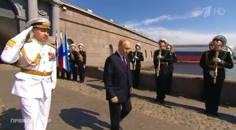 Начался Главный военно-морской парад