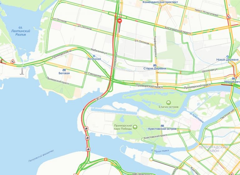 Перевернувшийся "Опель" собрал 5-километровую пробку на ЗСД