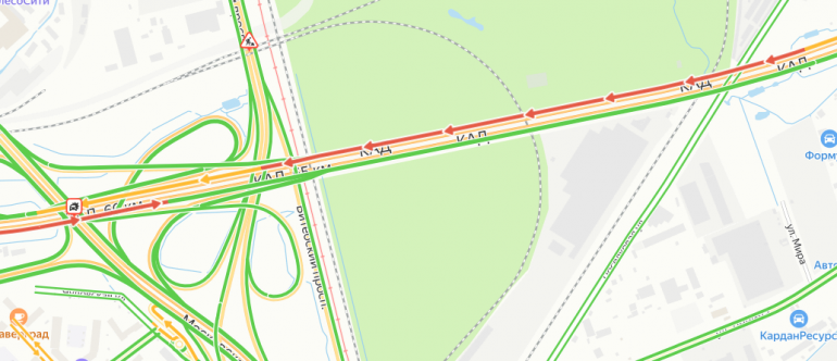 Пробка в 2 км собралась на внешнем кольце КАД около Шушар