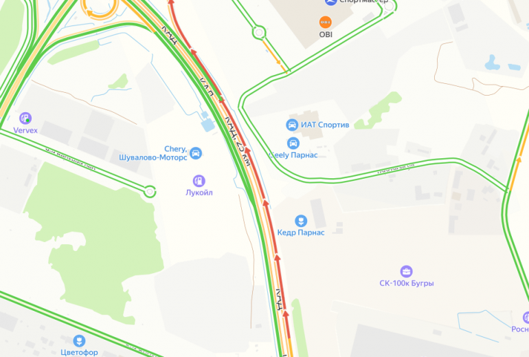 Пробка в 2 км собралась на внешнем кольце КАД около Шушар