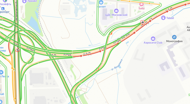 Пробка в 2 км собралась на внешнем кольце КАД около Шушар