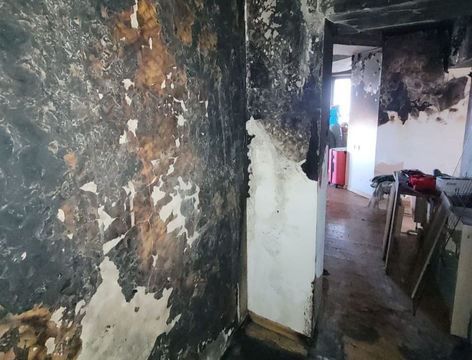 Заряжающиеся СИМ устроили пожар в квартирах Приморского района
