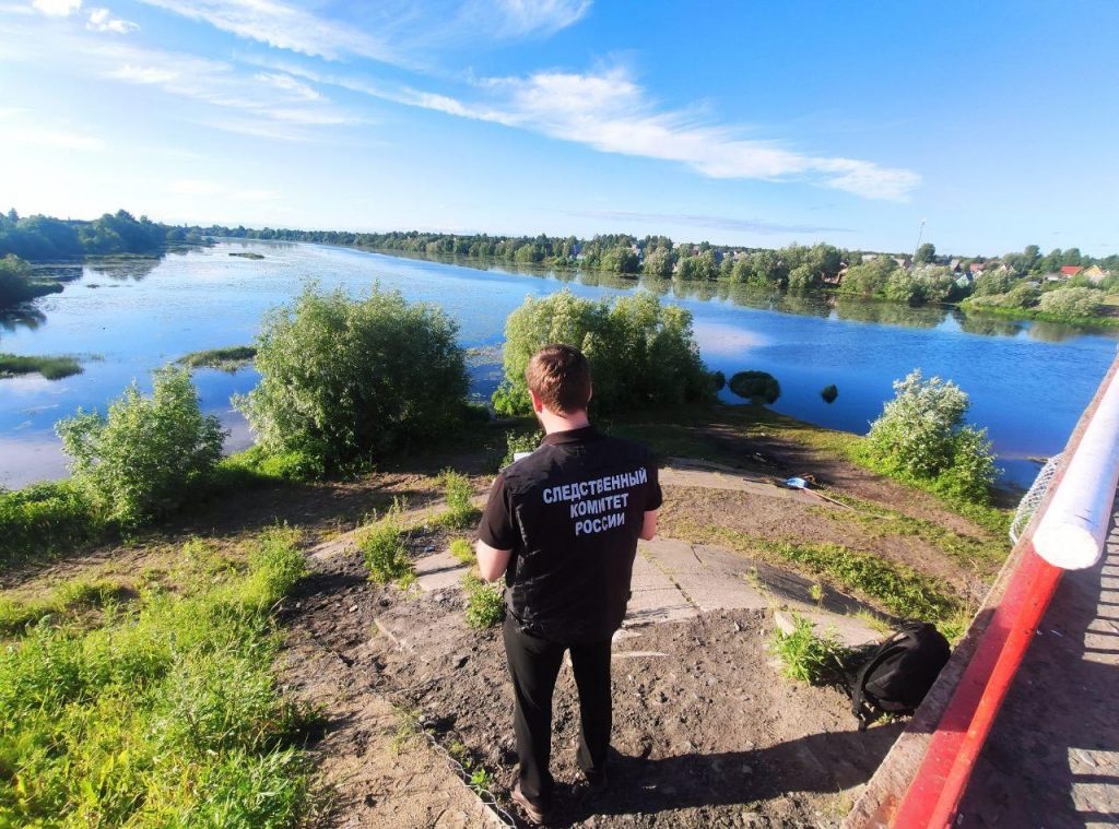Подростка унесло течением во время купания в реке в Архангельске